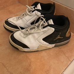 Kids Size 6Y Jordan Shoes 