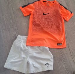 Nike kids soccer jersey with pants size 8