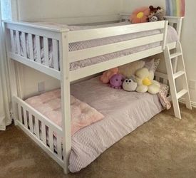 ****Twin Low Bunk Bed with Mattress****