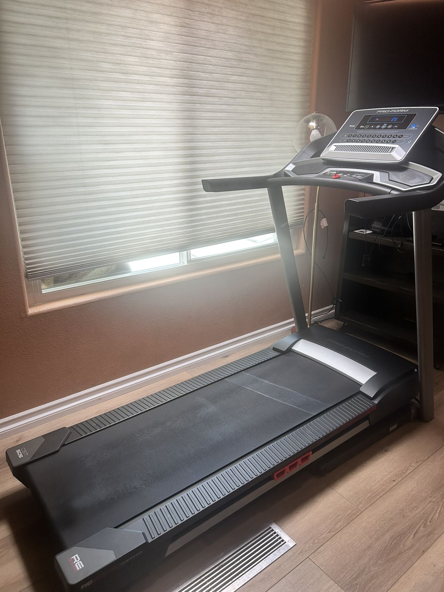 Proform 505CST Folding Treadmill Like New