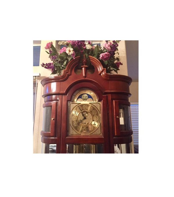 Ridgeway Curio Grandfather Clock Model 335 Pickup Only