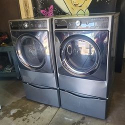 KENMORE WASHER AND ELECTRIC DRYER WITH PEDESTALS 