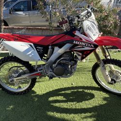 CRF250F 2006.   Outstanding Condition.   
