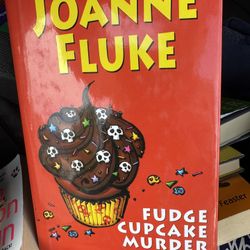 Fudge Cupcake Murder