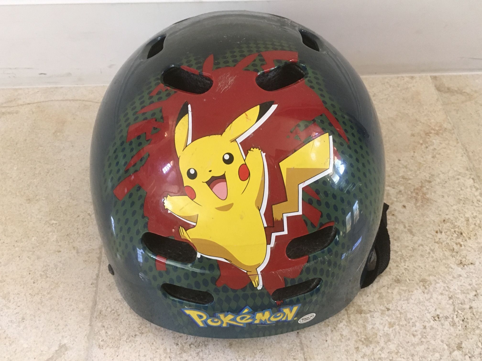 Vintage 2007 kids pokemon biking or skatebord helmet