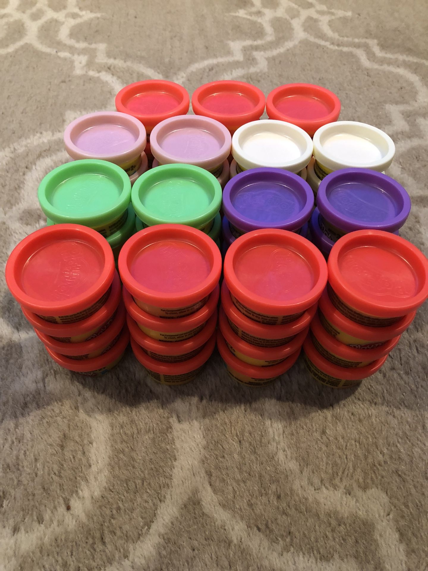 60 - 1oz Tubs Of 6 Different Color Play-Doh