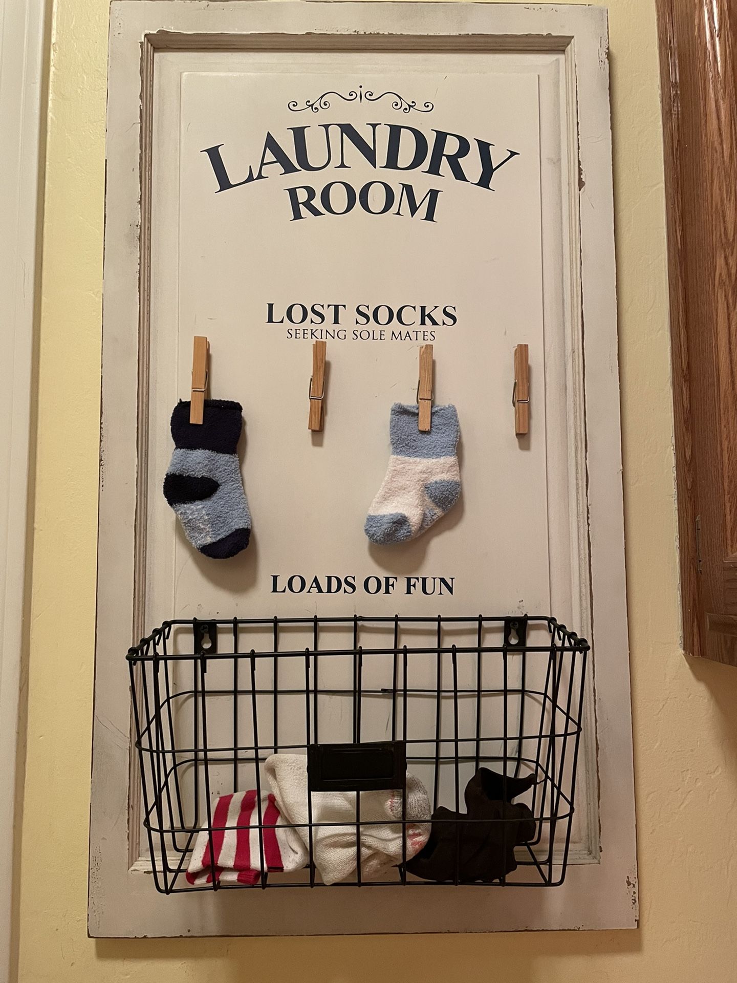 Laundry  Sign  W/Lost Socks Basket