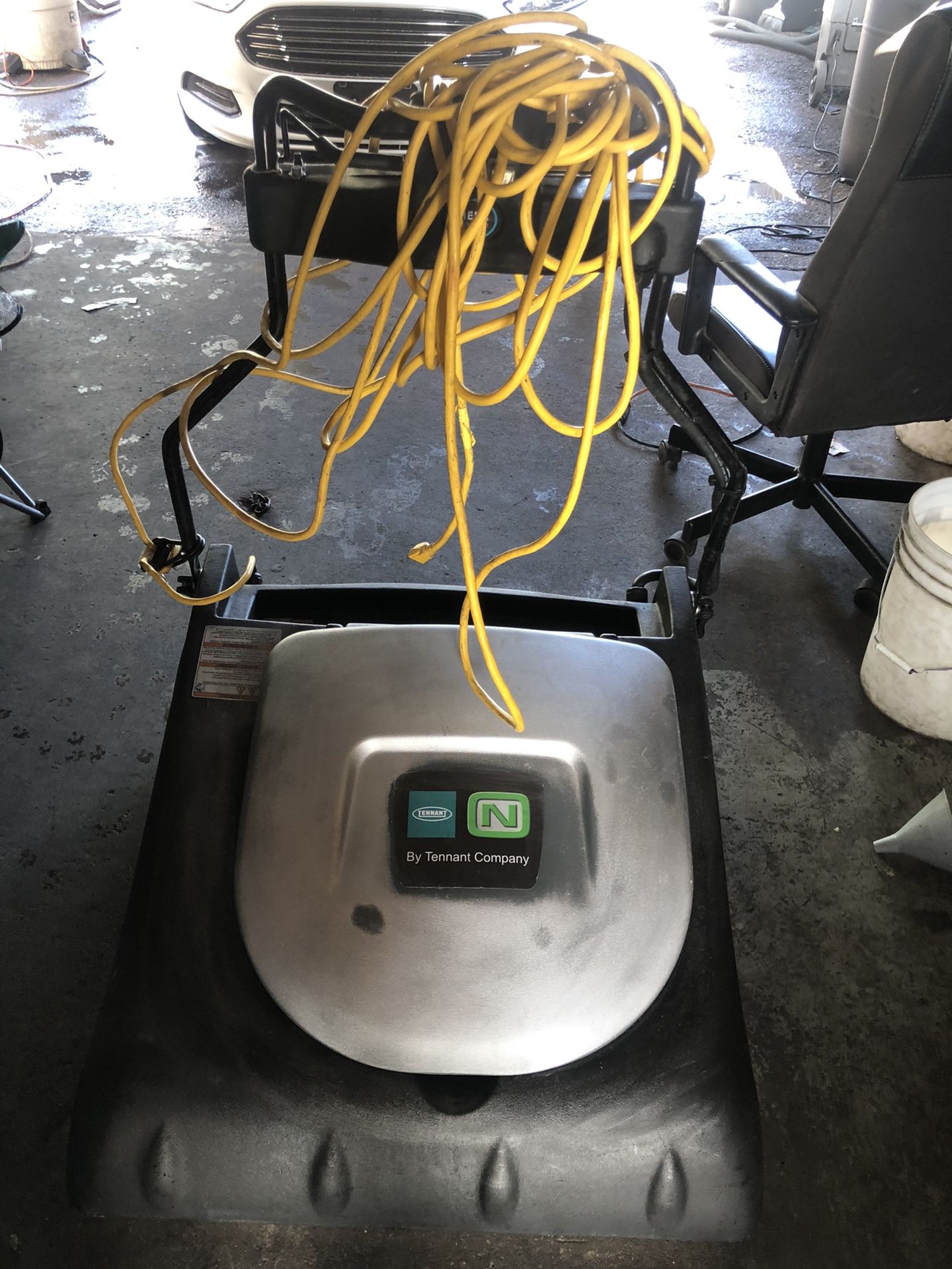 Tennant Wide Area Vacuum for Sale in Phoenix, AZ OfferUp