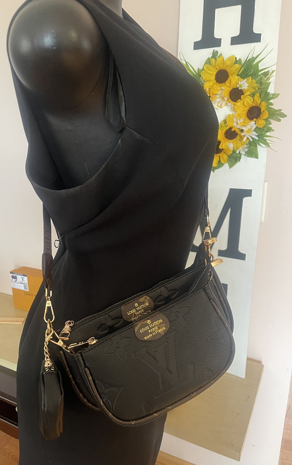 Beautiful Crossbody for Sale in Bolingbrook, IL - OfferUp