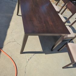 Dining Room Table And Chairs 