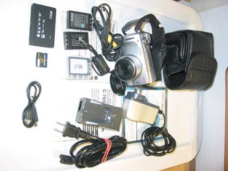 Olympus C-765 4MP Stylus Digital Camera w/256MB XD card & Reader