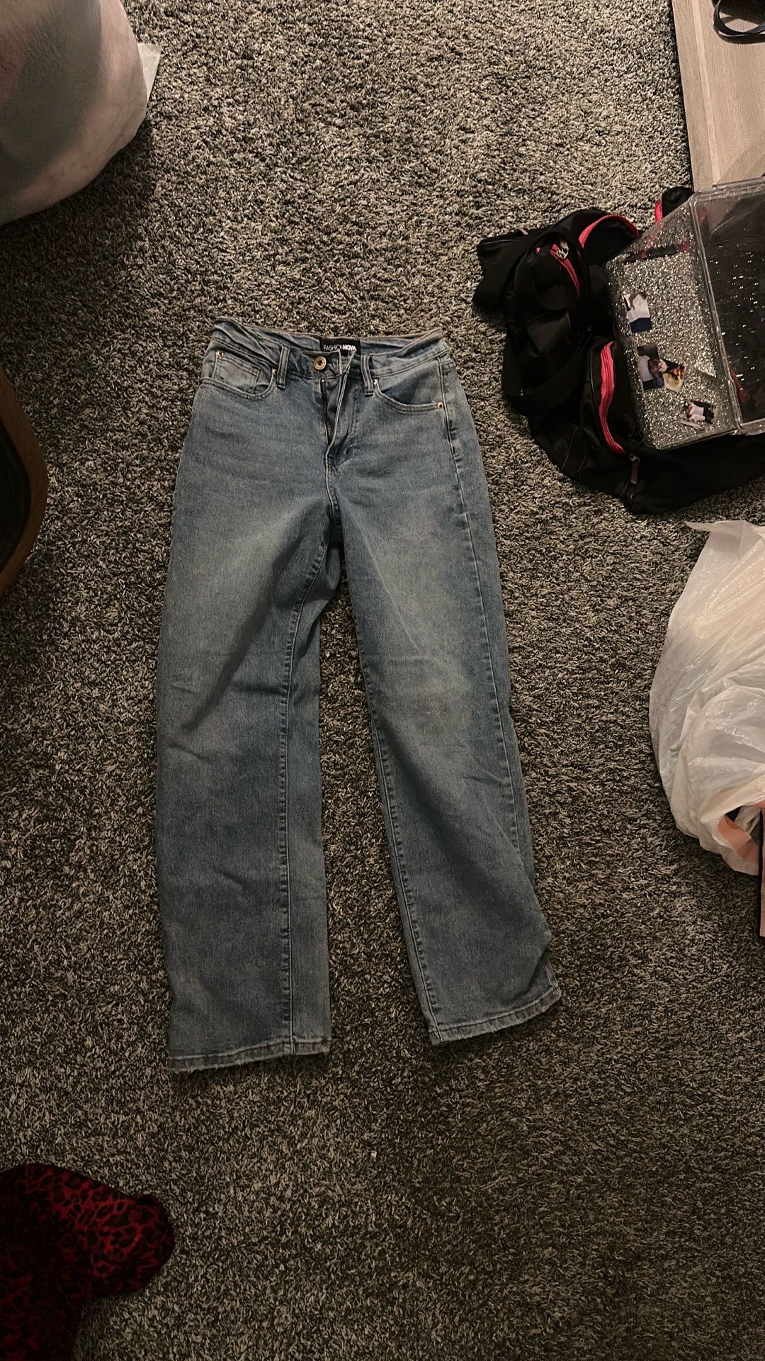 Size one fashion nova jeans baggy