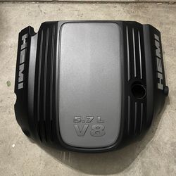 Hemi engine cover