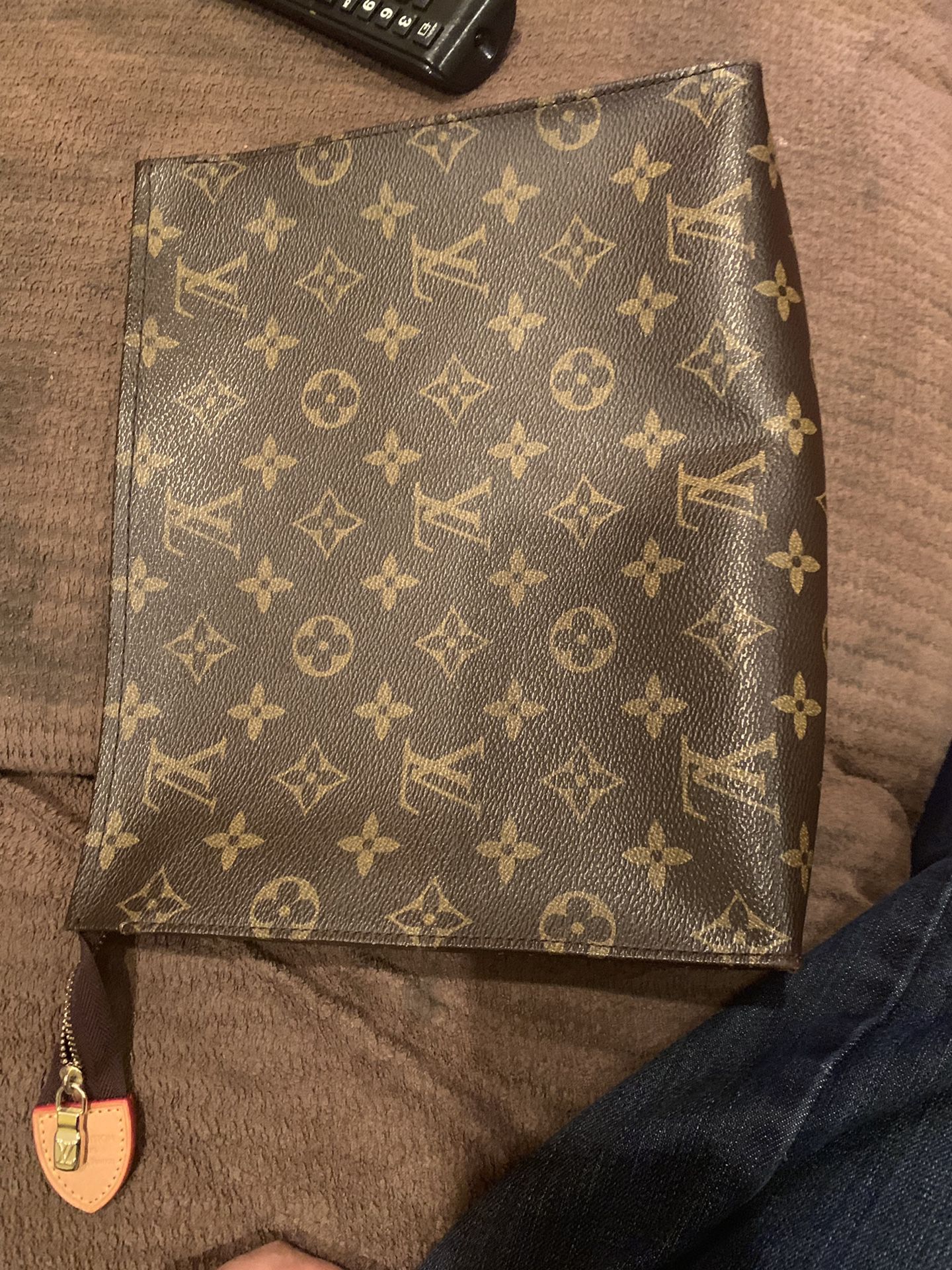 Pin by 𝑎𝑛𝑎 on accessories  Louis vuitton makeup bag, Louis
