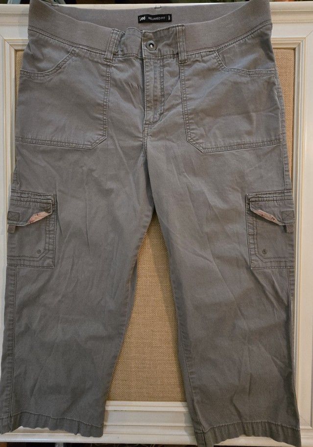 Womens 14, Lee Relaxed Fit 1889, Gray Capris