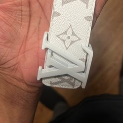 louis vuitton lv initiales 40mm reversible belt White
