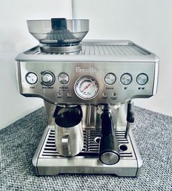 Breville Barista Express Espresso Machine , w/ Grinder.  Model:  BES870XL,