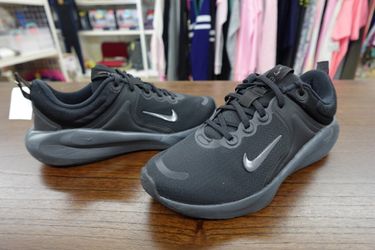 Nike In-Season TR 14 Training Shoes – Women’s 6.5