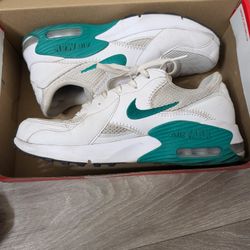 WMNS NIKE AIR MAX EXCEE 