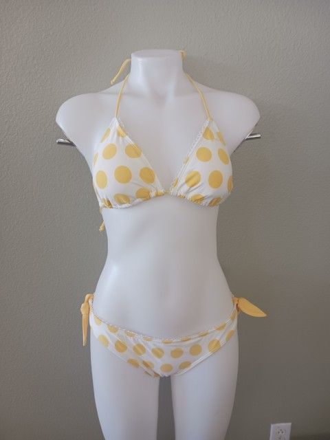 Guess 2 Piece Bikini White And Yellow Size M NWT