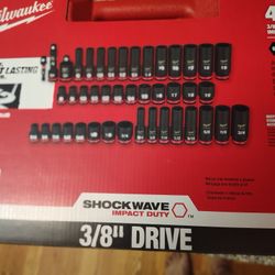 Milwaukee 3/8 Socket Set 43 Pc