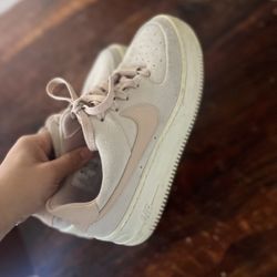 Nike Women Shoe Size 7