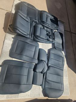 Universal cover seat