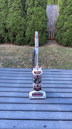 Shark Rotator Professional Lift-Away Upright Vacuum Bagless  Corded