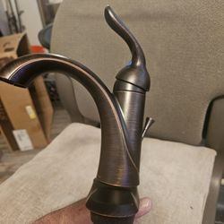 MOEN. BATH  FAUCET  OIL RUBBED BRONZE 