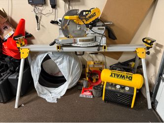 DeWalt DW718 12” Sliding Compound Miter Saw w/ DW723 Stand & Supports - Excellent Condition