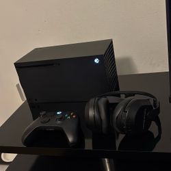 Xbox Series X W/ Wireless Headset And Controller 