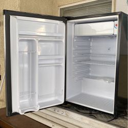 Refrigerador se está usando pero se compró otro trabaja bien