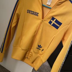 Adidas Sweater
