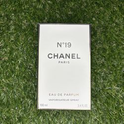 CHANEL N°19 EAU DE PARFUM | 3.4 fl.oz