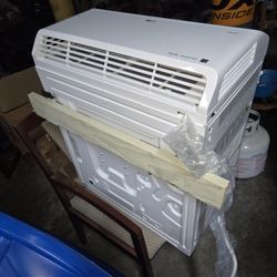 Window A/C Unit 14000 Btu LW1517IVSM
