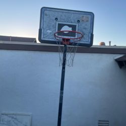 Basketball hoop 