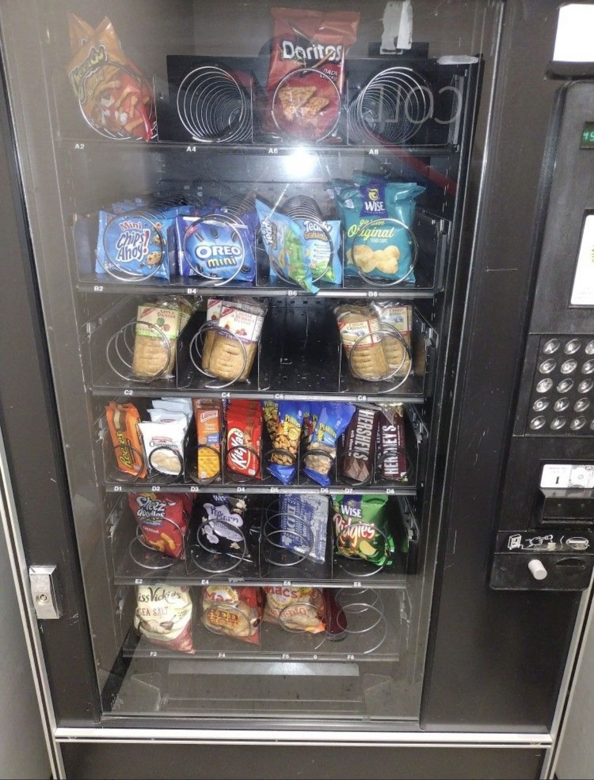 AMS 35632 Snack vending machine for Sale in Alpharetta, GA OfferUp