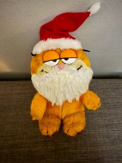 Vintage 1981 R. Dakin Garfield  8” Christmas Santa Claus Plush