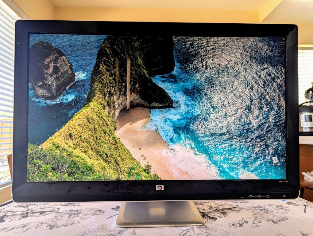HP 27-inch widescreen LCD computer monitor