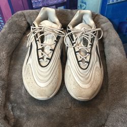 Adidas Ozelia Size 10 Men’s 