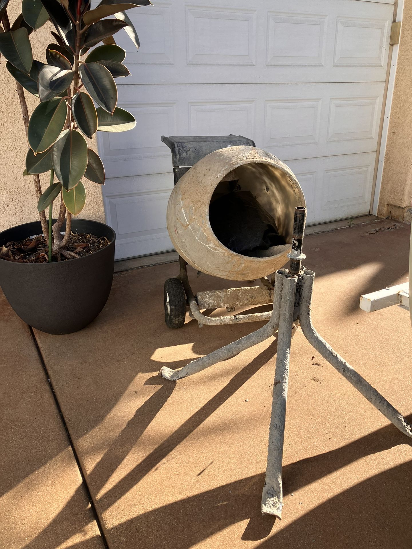 MultiQuip Cement mixer