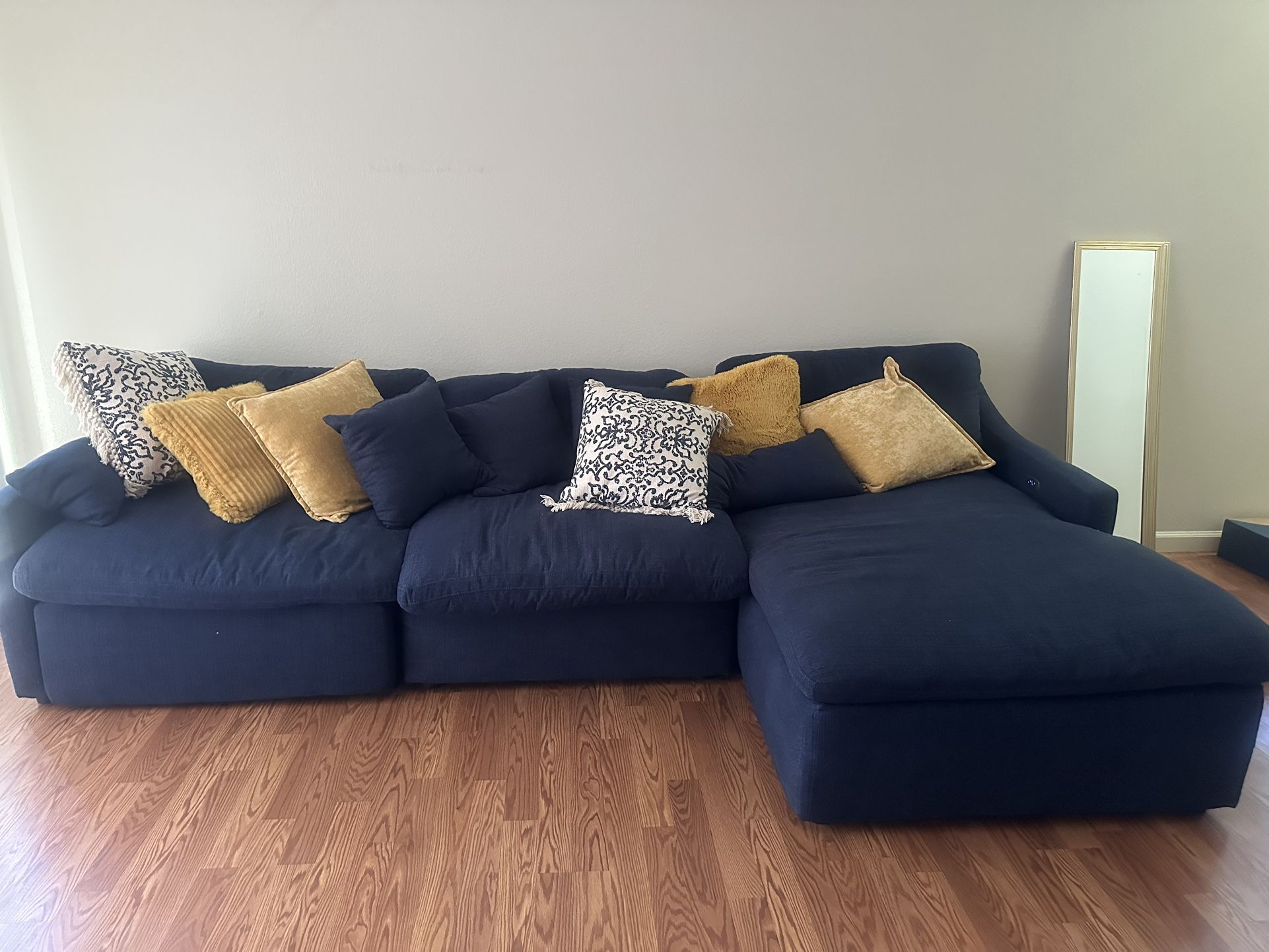 Sectional Couch With Recliner