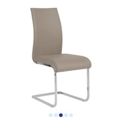 Dining Table + Chairs Set – City Furniture 🪑✨