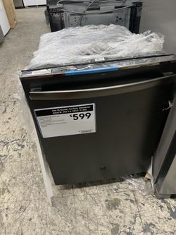 GE dishwasher in matte black new open box