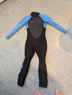 Kids wetsuit size 8