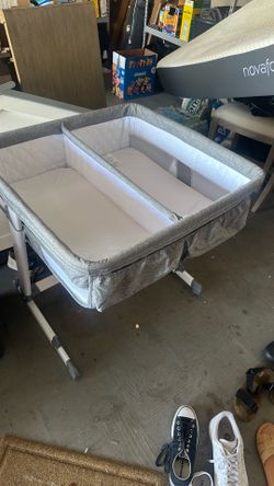 Delta Children Twin City Bedside Bassinet