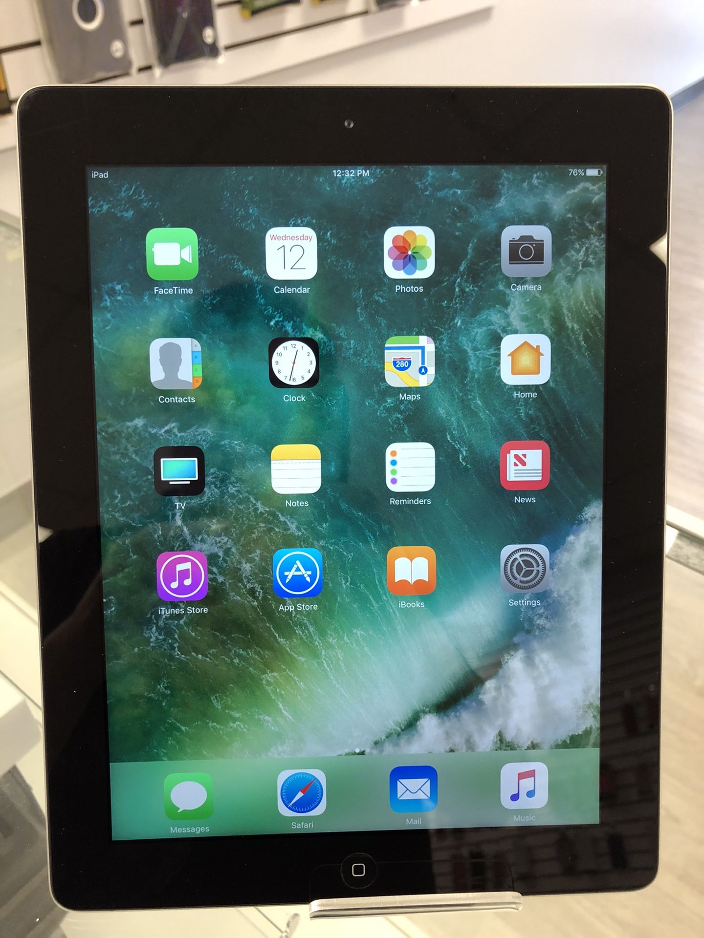 Apple iPad 2 black 16GB unlocked WiFi