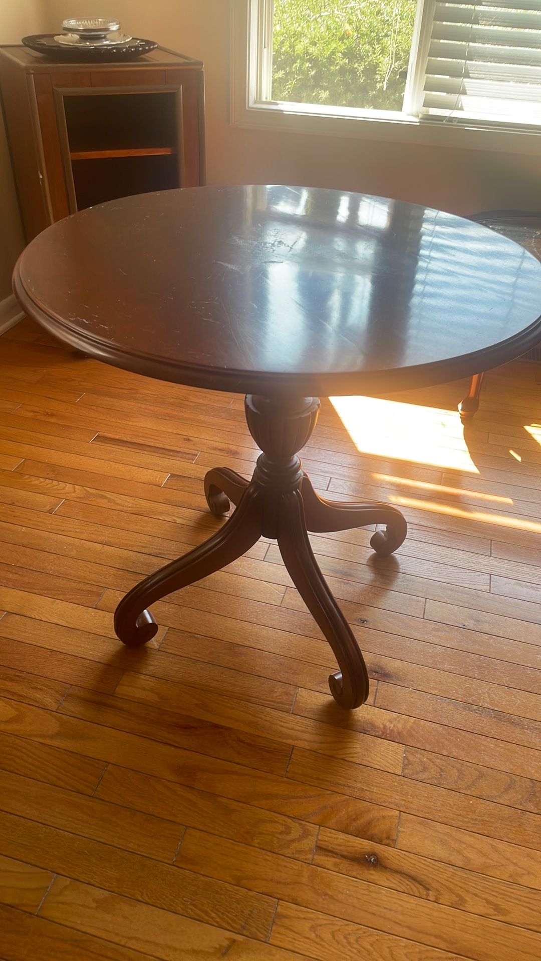 Circle Table