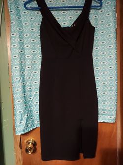 Lulu's Classic Glam Black, Off the Shoulder Bodycon Dress Size Xsmall. $10.00