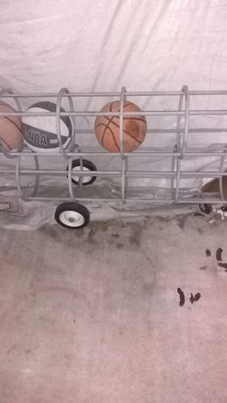 Rak for basketball or soccer balls holds 10